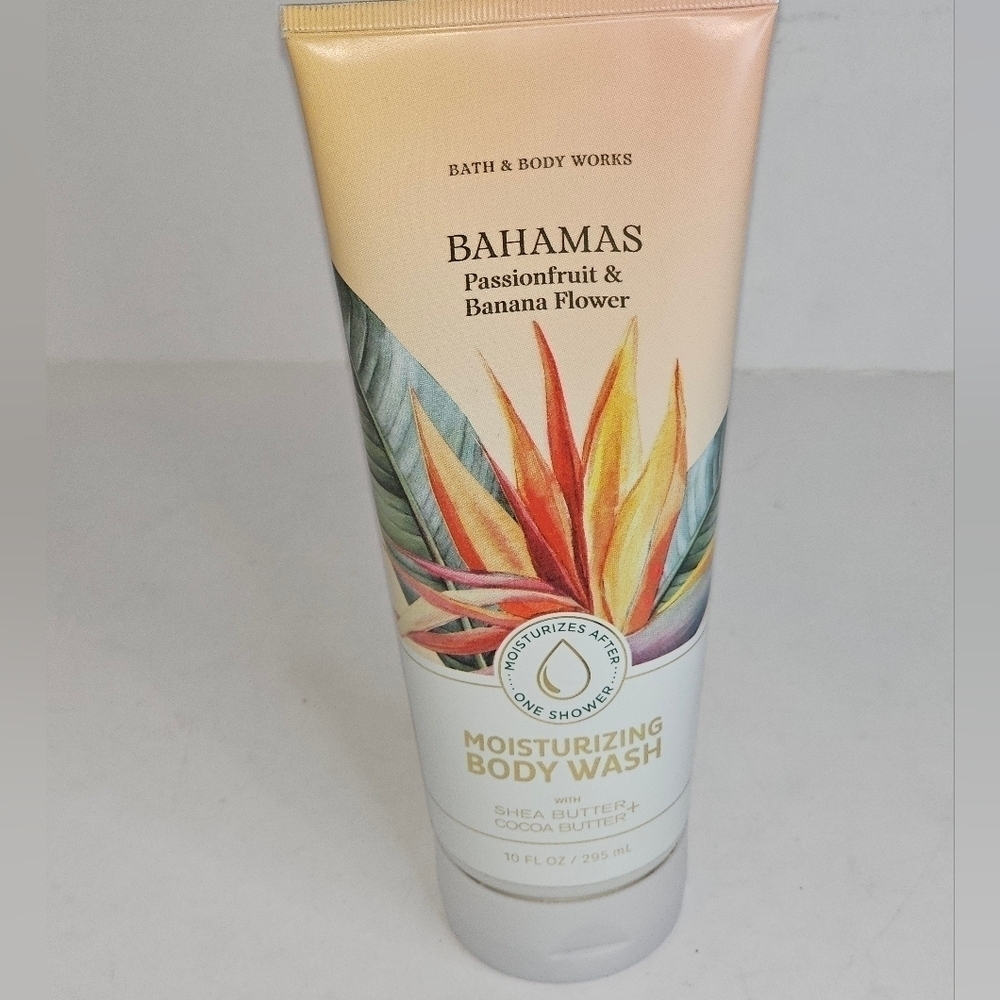 Bath and Body Works Bahamas Passionfruit & Banana Flower Moisturizing Body Wash - Picture 1 of 2